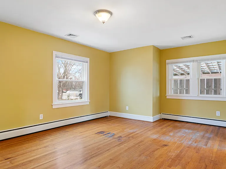 501 Park St — Photo 11