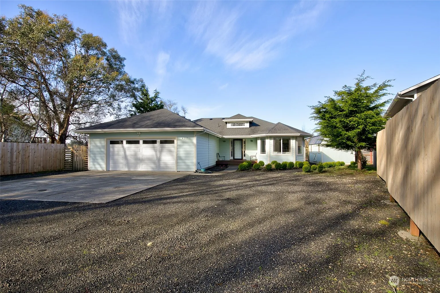 427 Lake View Loop NE photo 1