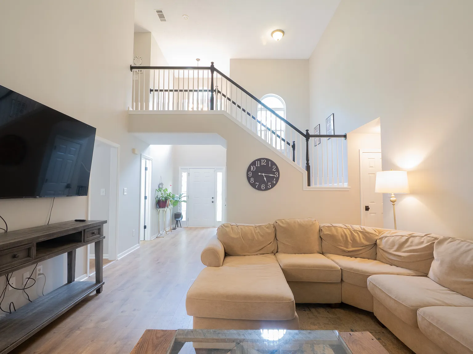 4 bed, 3110 sqft, $3,500 — Photo 3