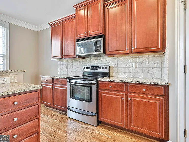 803 Lexington Vlg — Photo 10