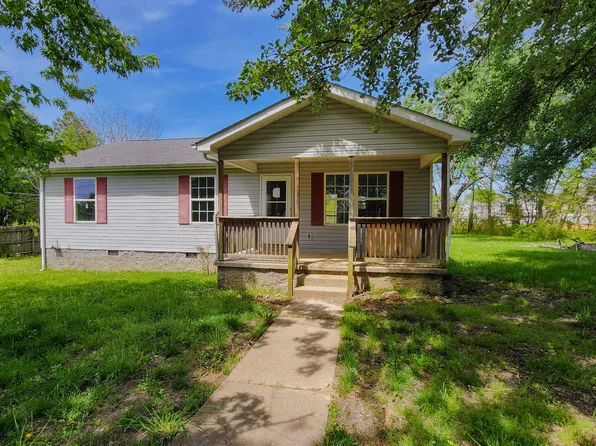 103 Lucy St, Mc Ewen, TN 37101