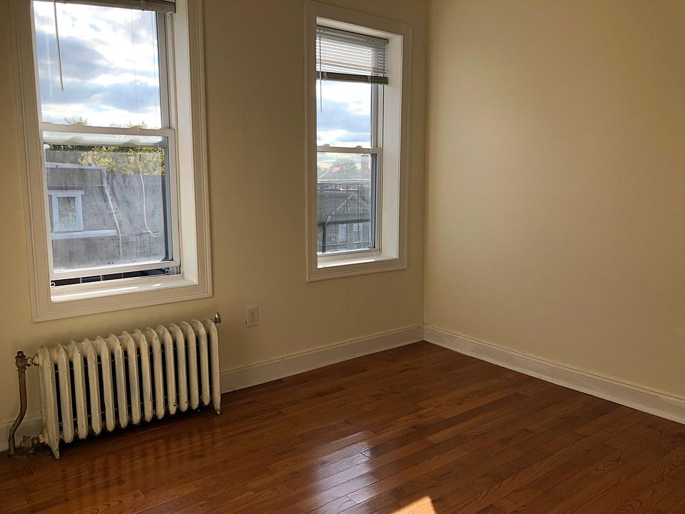 2nd image of 11 Gardner Ave APT 24K
