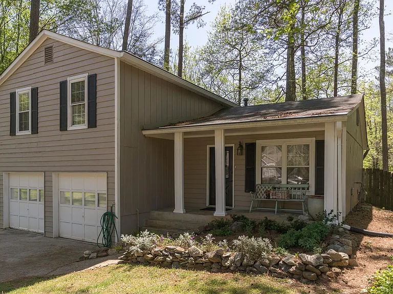 420 Sheringham Ct — Photo 1