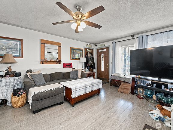 4th image of 700 Harding Road