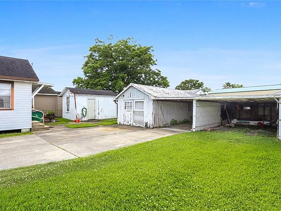 4th image of 1064 Avenue A
