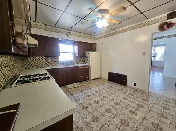 (undisclosed Address), Ridgewood, NY 11385