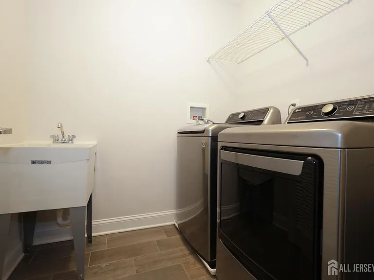 10 Gonzalez Dr — Photo 17