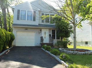202 Benjamin Ave, Iselin, NJ 08830