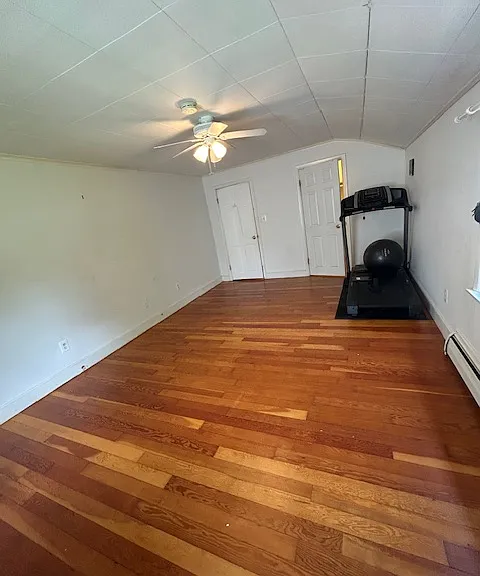 76 Florida Ave — Photo 13