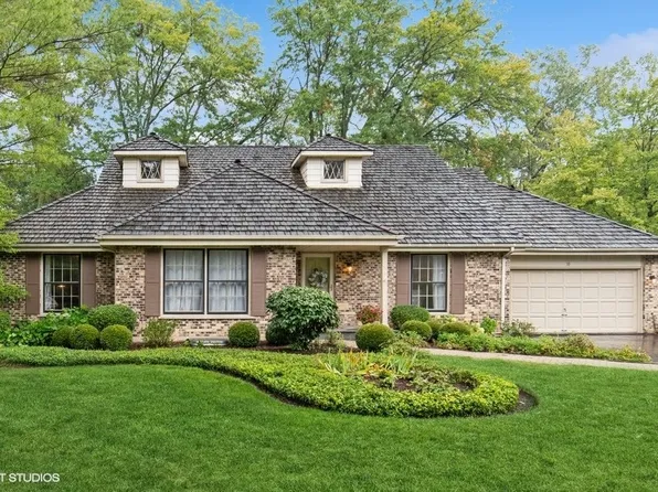 30 Kent Ct, Lincolnshire, IL 60069