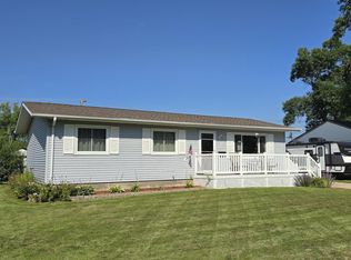 318 S Columbia Ave, Morris, MN 56267