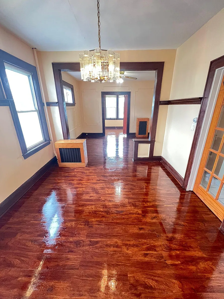 Building Photo - 100 Trimble Ave #2