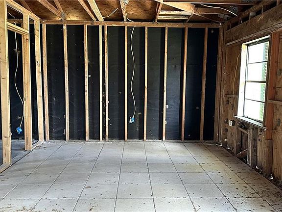 3rd image of 345 Senate Dr