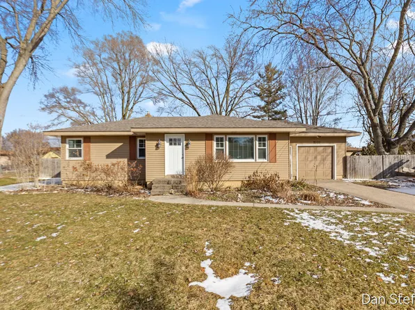 7522 Melody Ln, Jenison, MI 49428