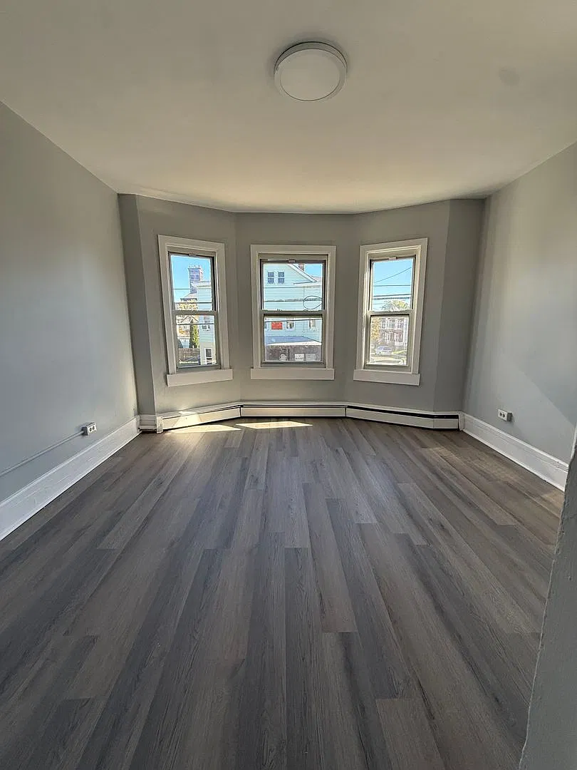 651-657 Maple Street — Photo 3