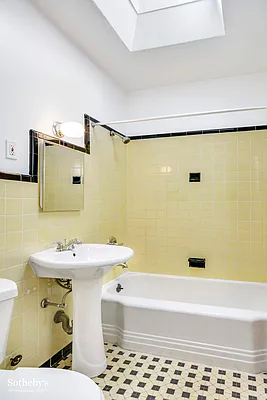 Rented by Sotheby's International Realty | media 33