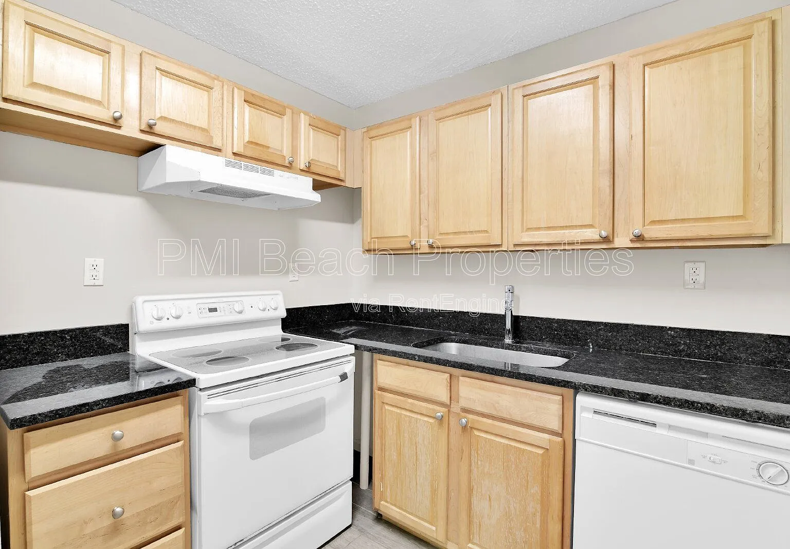 2 bed, 2.0 bath, 900 sqft, $2,000 — Photo 3