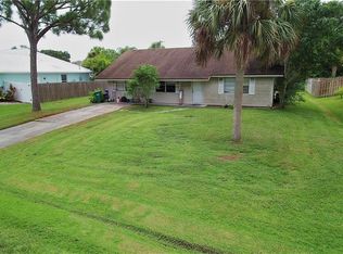 556 Carnival Ter, Sebastian, FL 32958