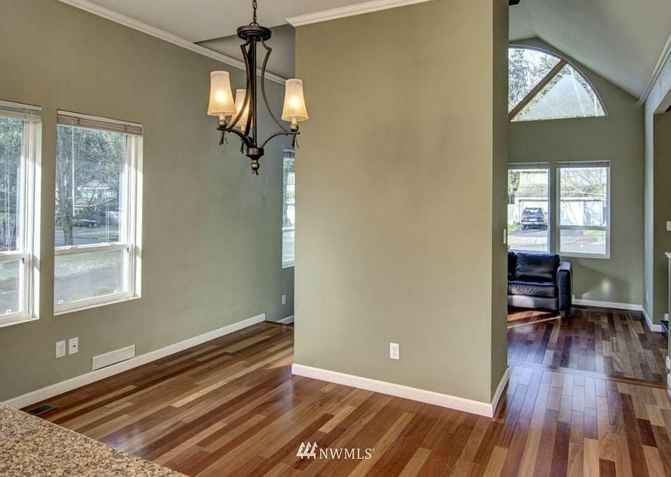 1st image of 9516 117th Pl NE