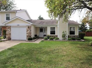 238 Stanyon Ln, Bloomingdale, IL 60108