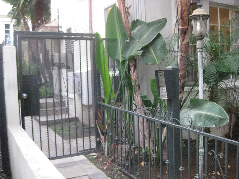321 N Orange Grove Ave #321 — Photo 23
