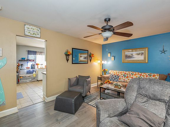 4th image of 6031 Wixshire Dr