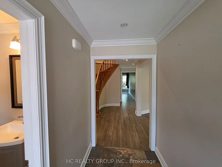 40 Stargell Cres — Photo 2