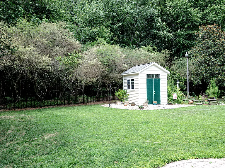 1004 Somerset Ct — Photo 32