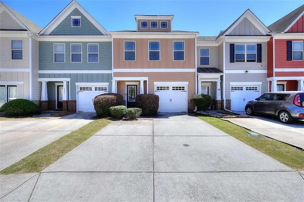 3 bed, 2.5 bath, 1616 sqft, $2,200 — Photo 1