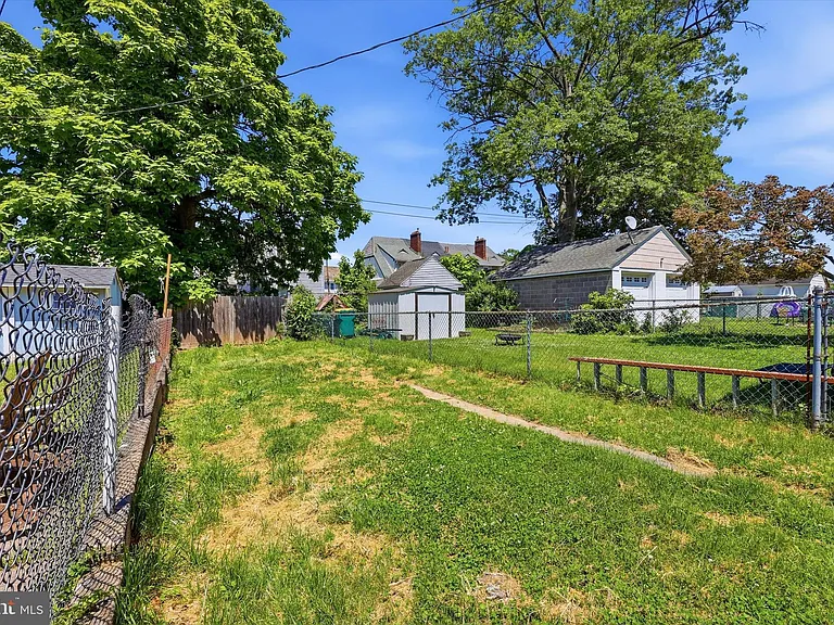 269 Monroe St — Photo 35