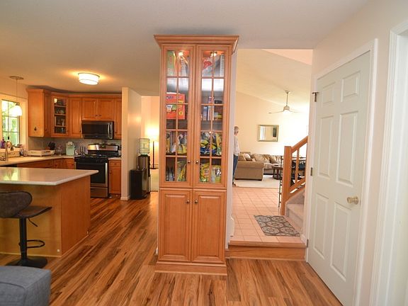 5th image of 2021 Donna Ave