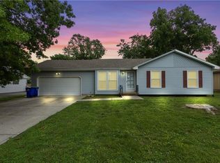 8533 Stearns Rd, Overland Park, KS 66214