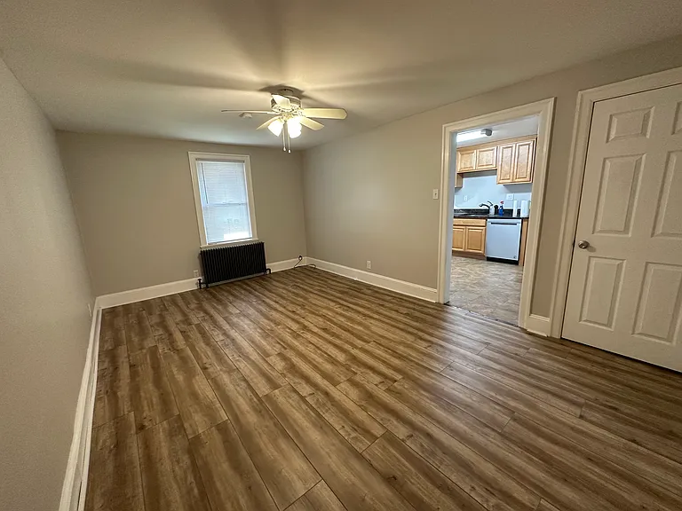 390 Easton Rd #5 — Photo 7