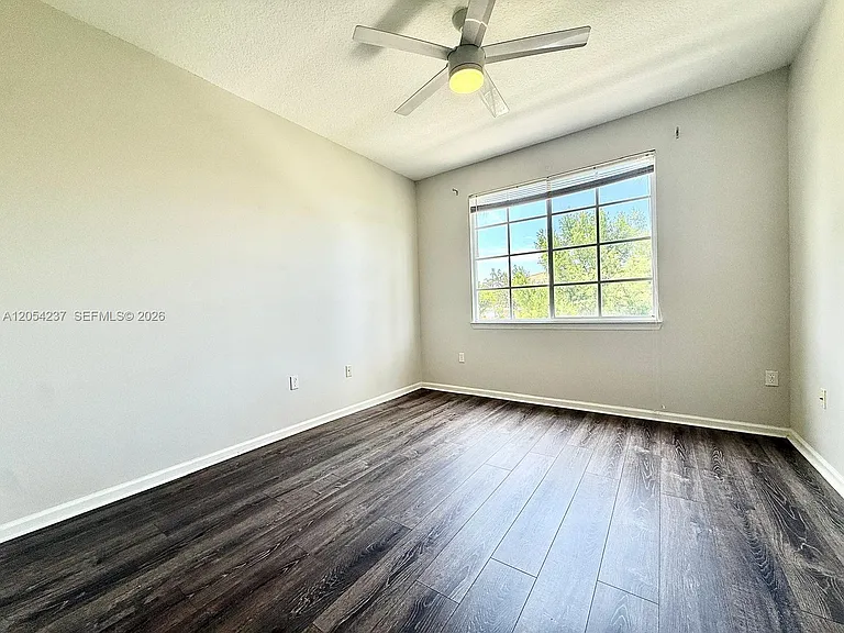 9208 Myrtlewood Cir W #208 — Photo 11