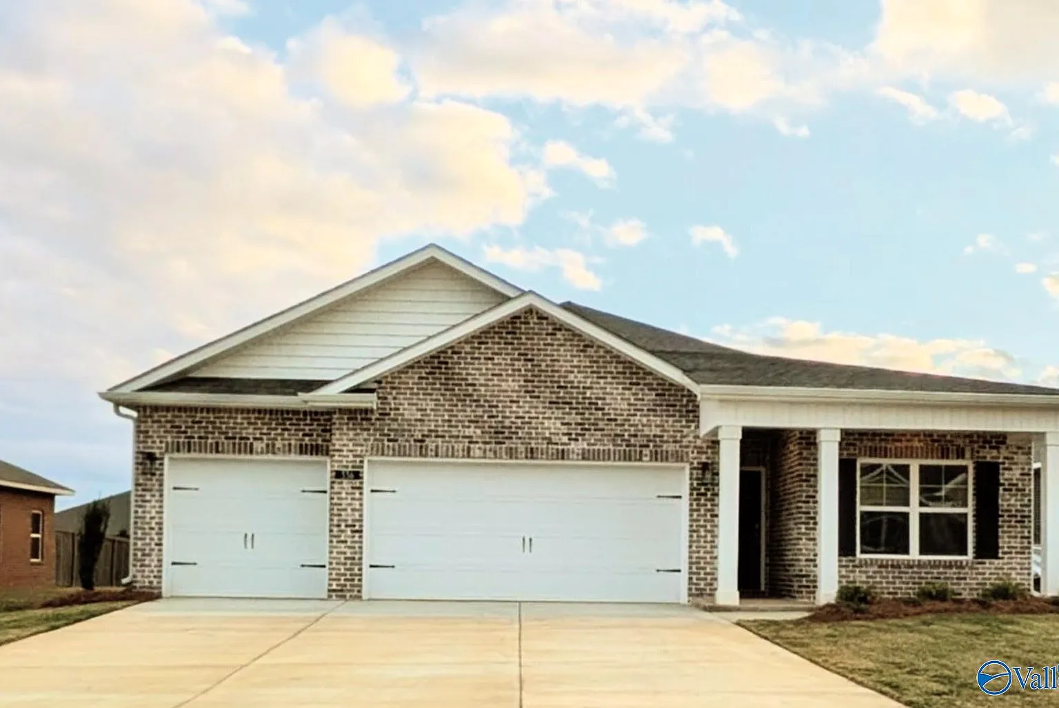 4 bed, 3.0 bath, 2019 sqft, $2,100 — Photo 1