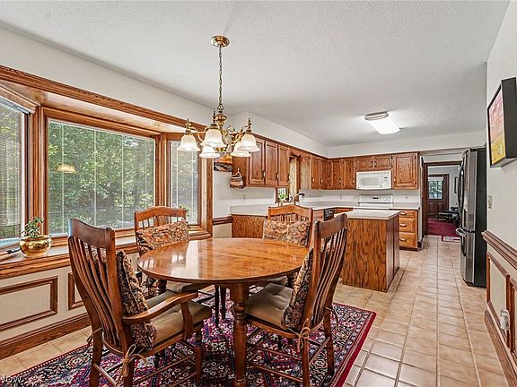 4th image of 33328 Allenbury Dr