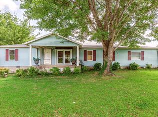 2112 Robert Rd, Bon Aqua, TN 37025