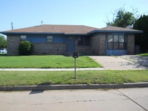 719 SW 49th St, Lawton, OK 73505