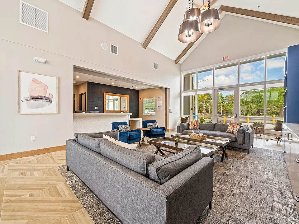 Taylor Pointe Apartments