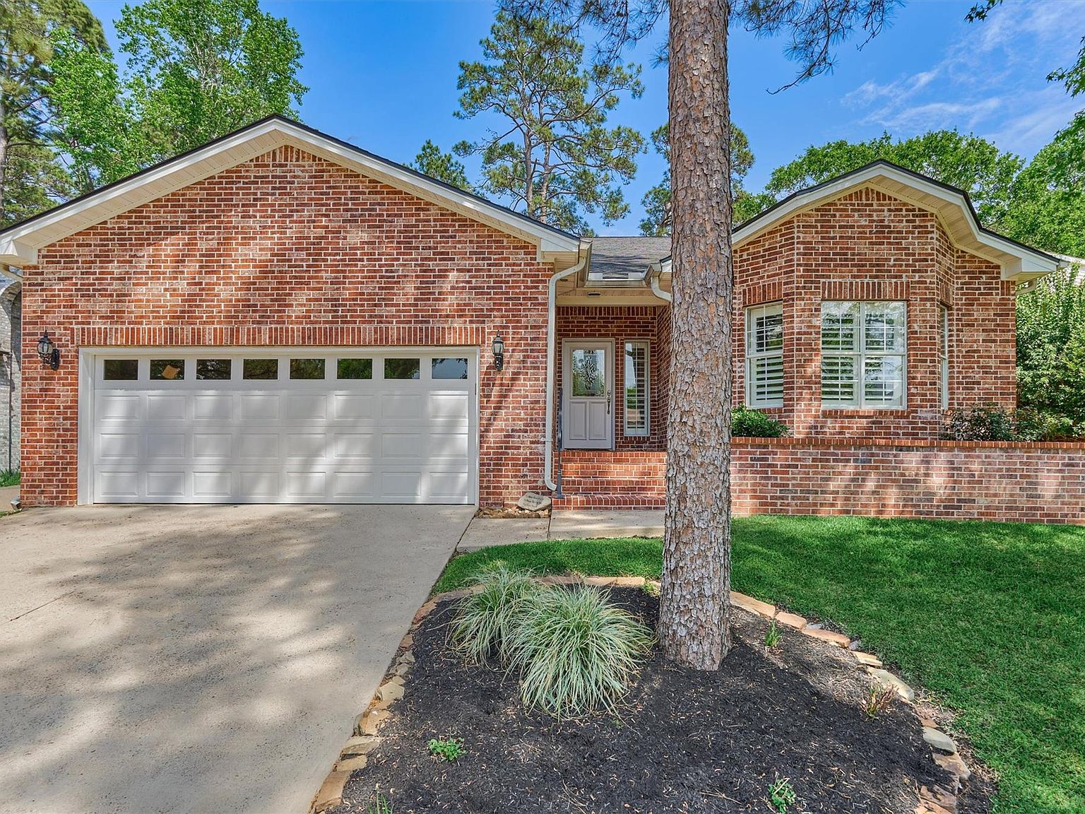 3322 Torrey Pines Dr