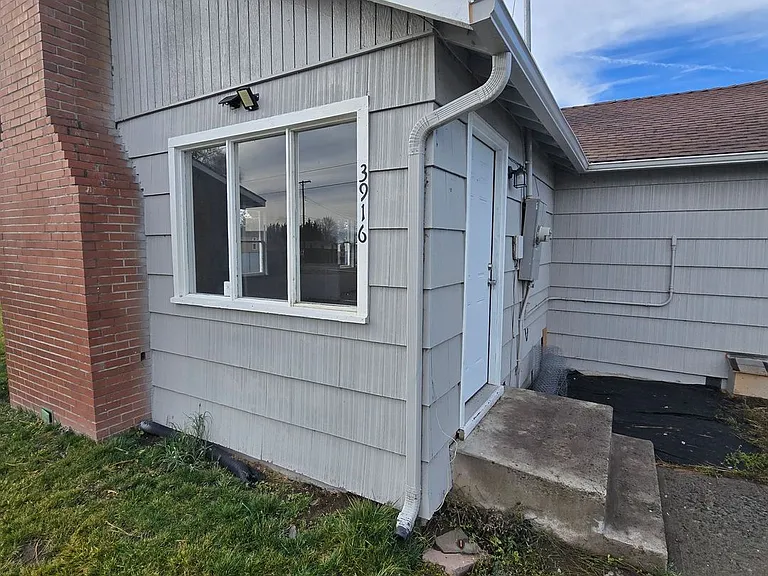3916 Homedale Rd — Photo 1