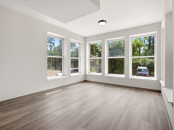 2nd image of 5560 Delmar Blvd #9eace9f8f