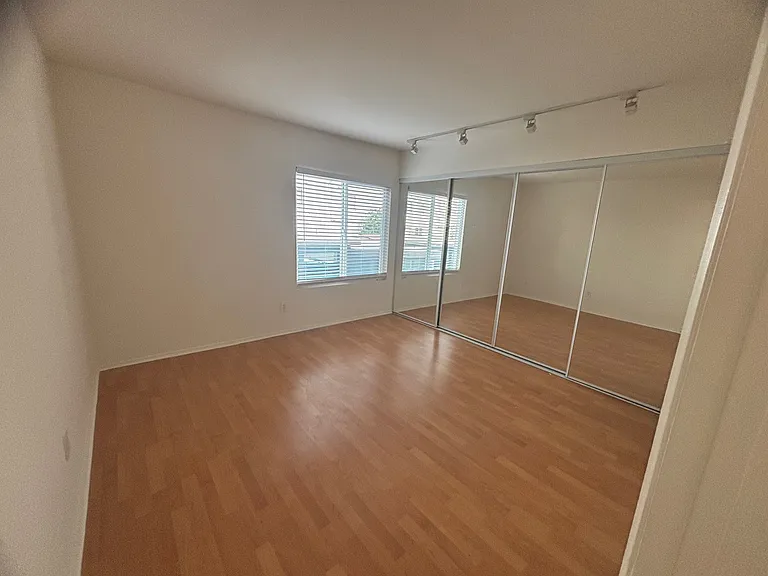 18350 Hatteras St #168 — Photo 6