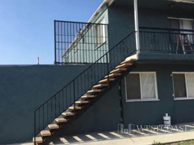 1041 W Reeve St — Photo 9