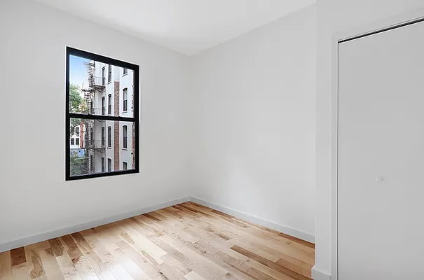 Rented by REZI | media 14