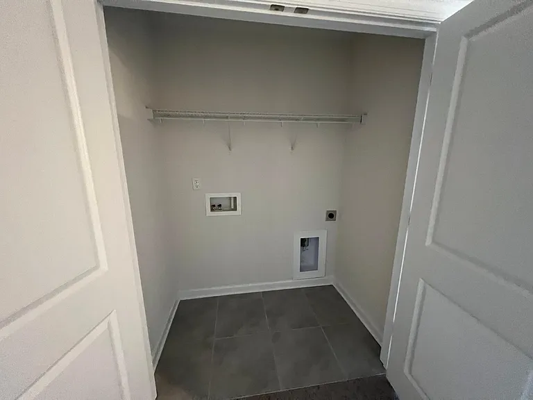 2027 Tears Ln — Photo 18