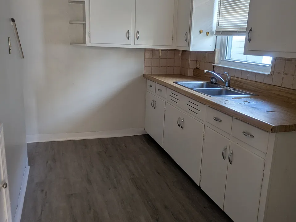 126 E Ido Ave