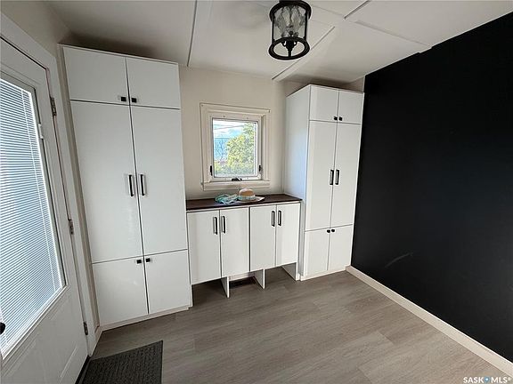 2nd image of 16 Woodhams AVENUE