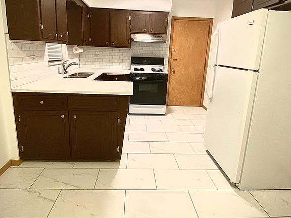 3rd image of 8207 Belmont Ave APT 1S