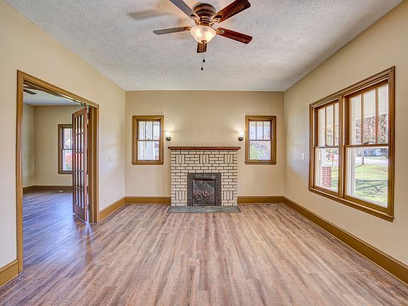 2nd image of 325 West St